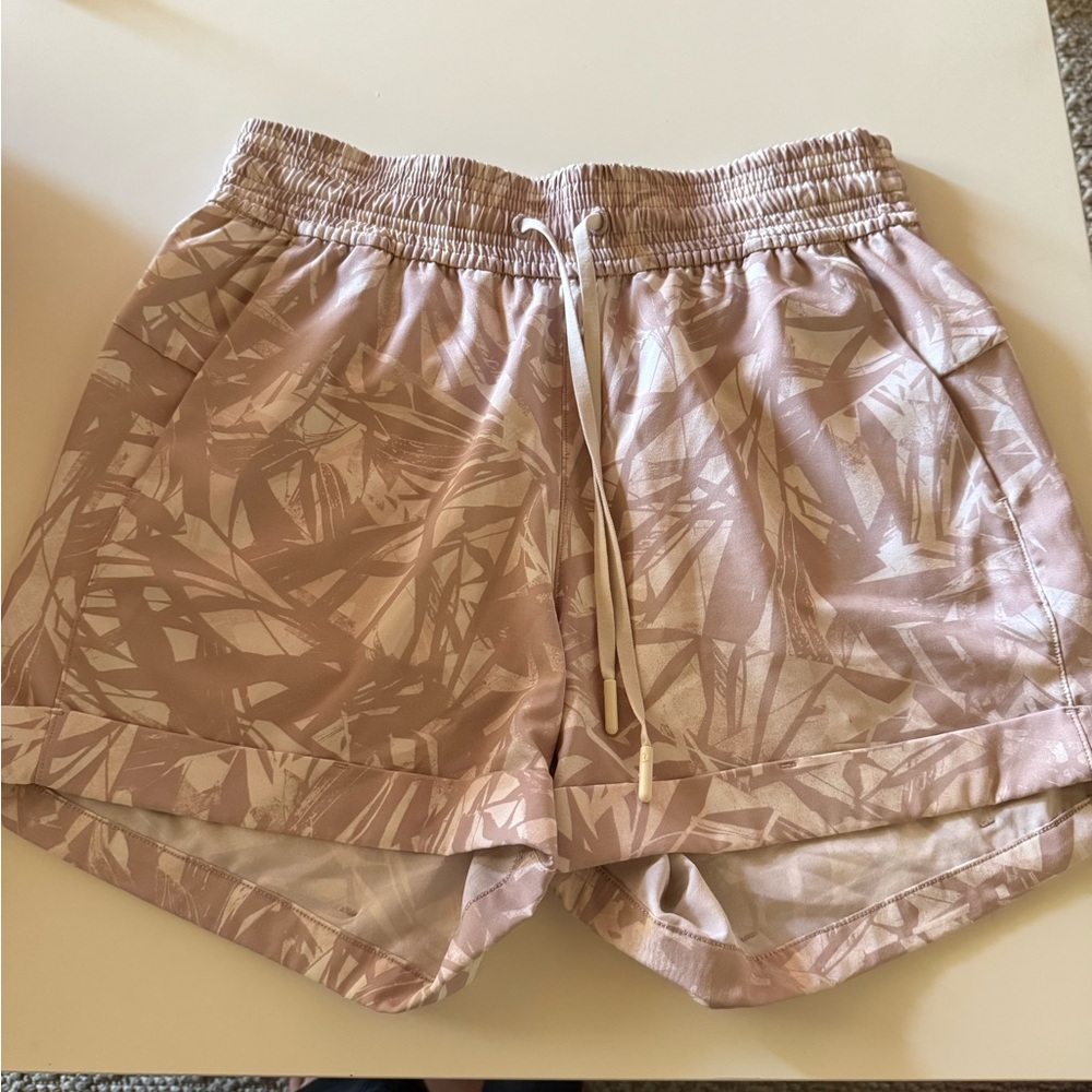 Lululemon Spring Break Away Short